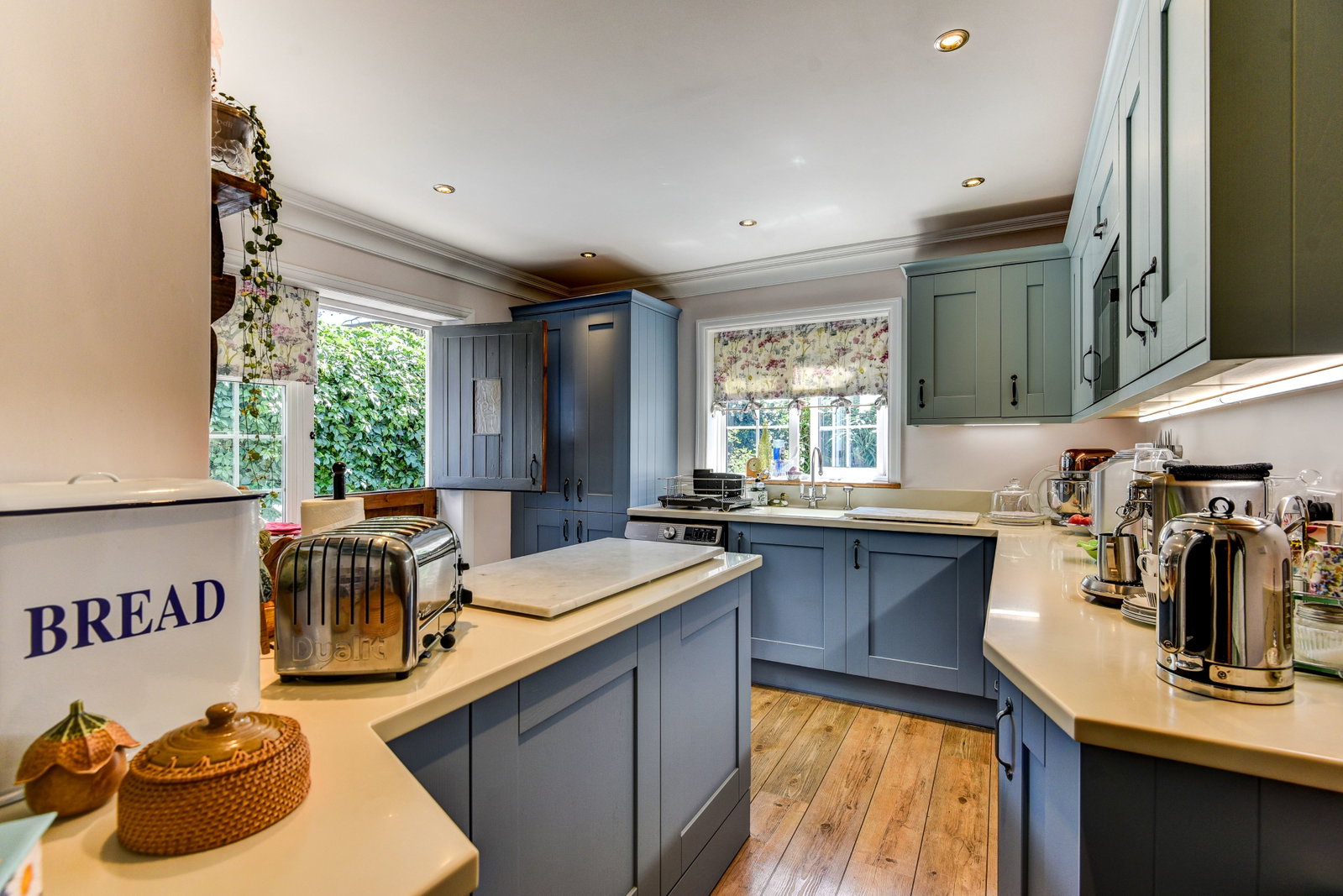 Detached House in Worthing