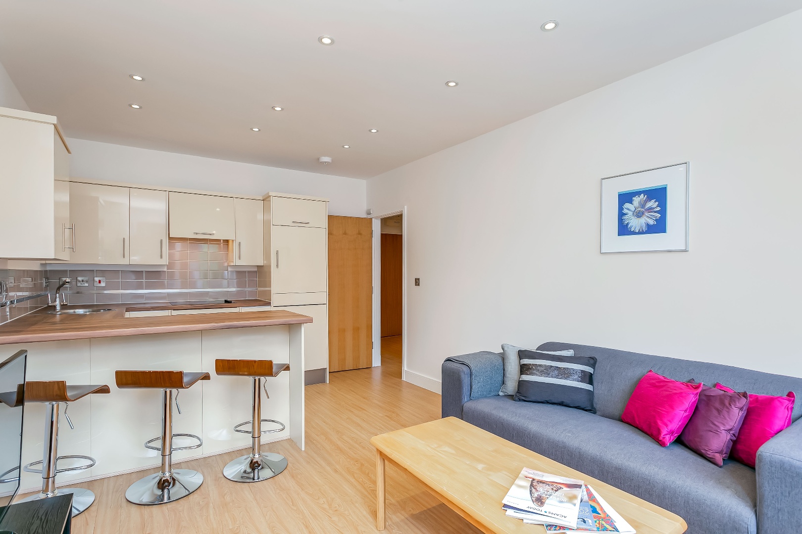 Flat for rent in London, Finchley Road, Hampstead, London, NW3, 412 m²