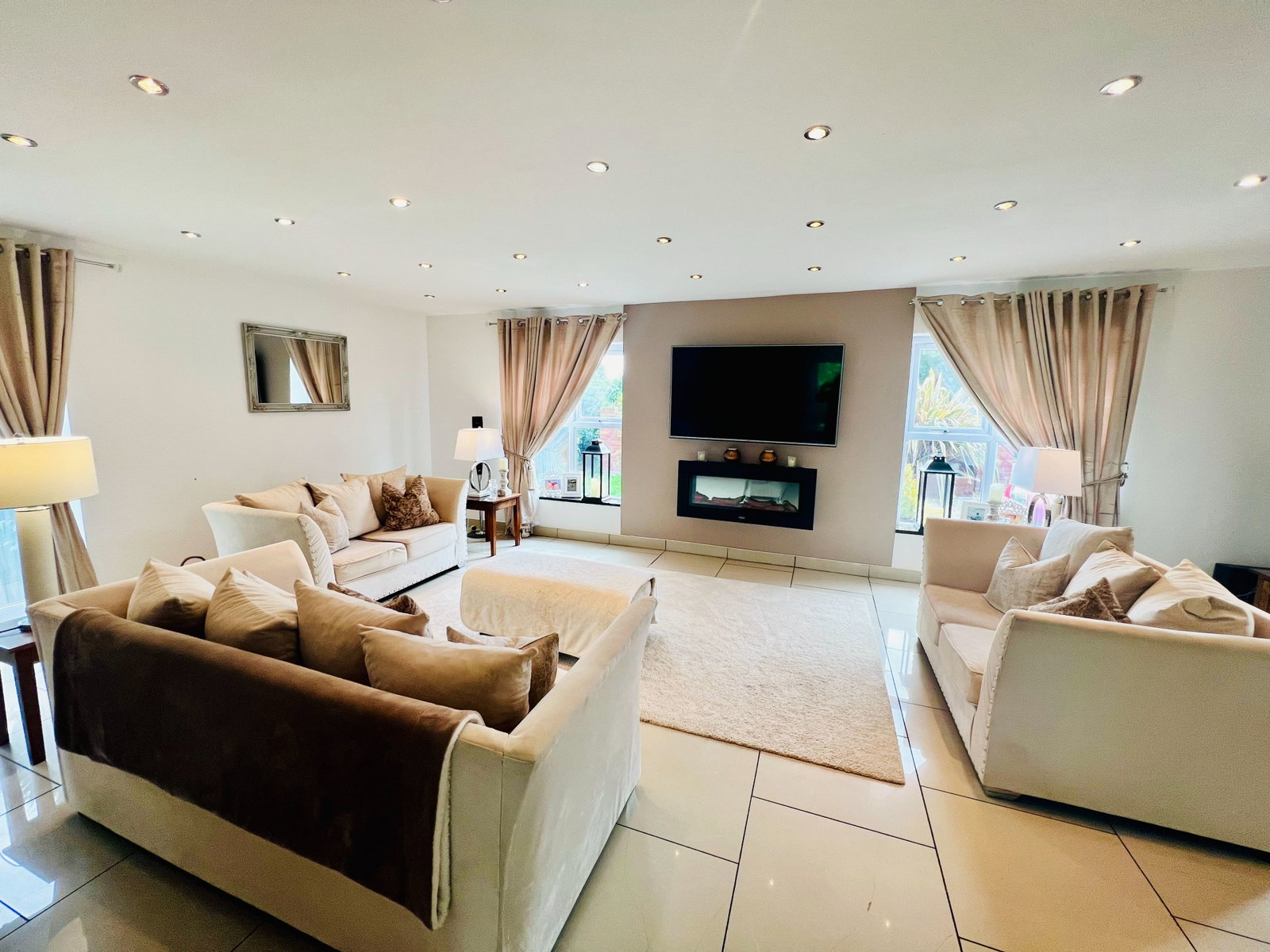 Detached House in Deeside