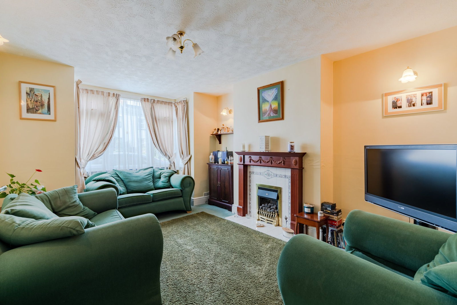 Semi Detached House in Cheltenham