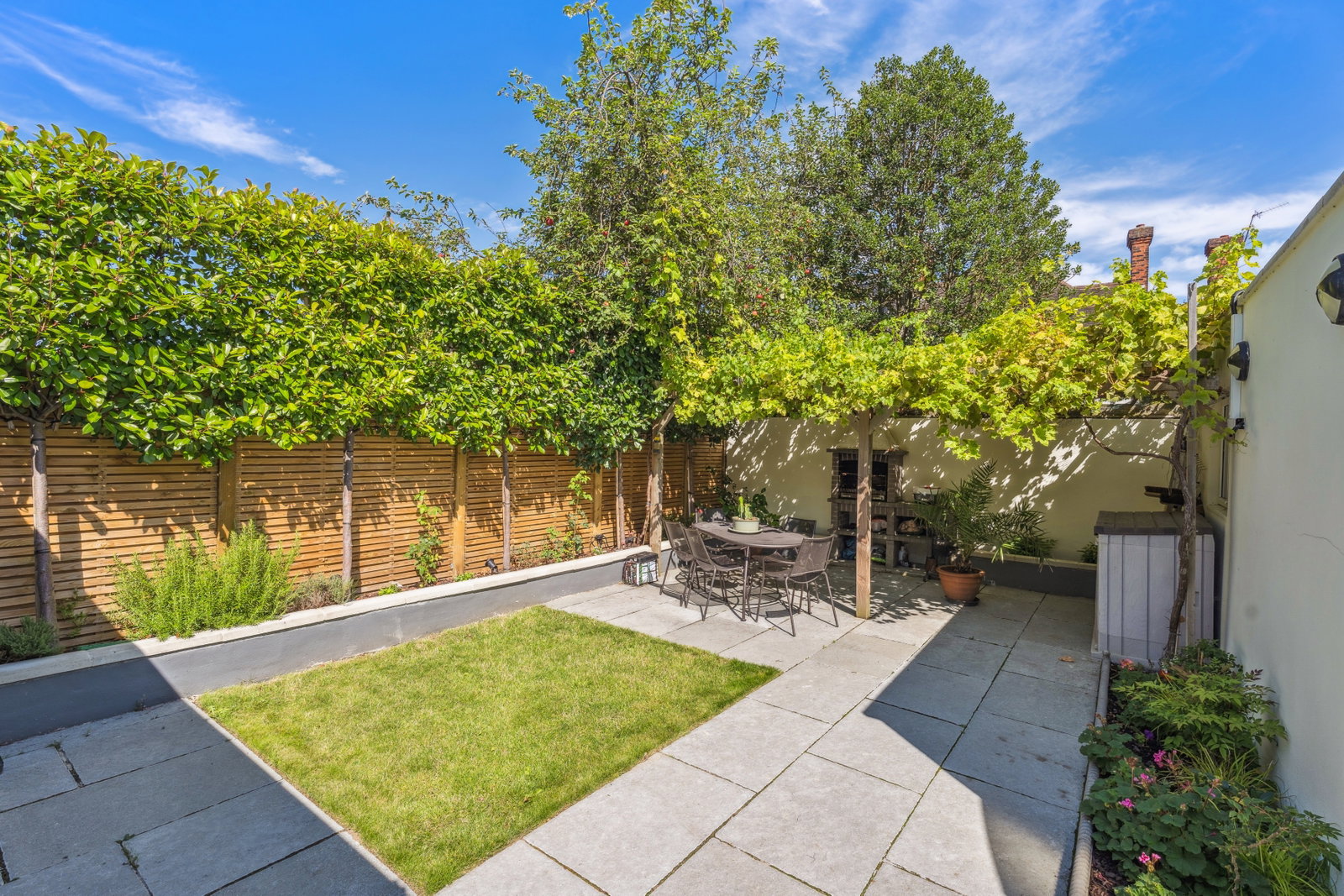 Semi Detached House in London