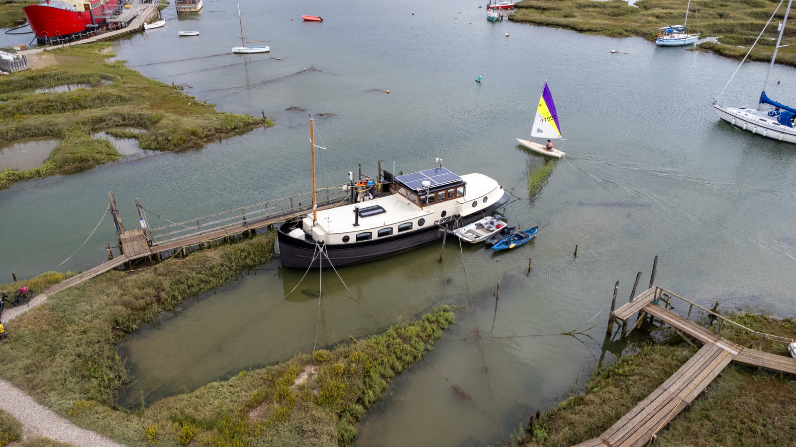 House Boat in Maldon