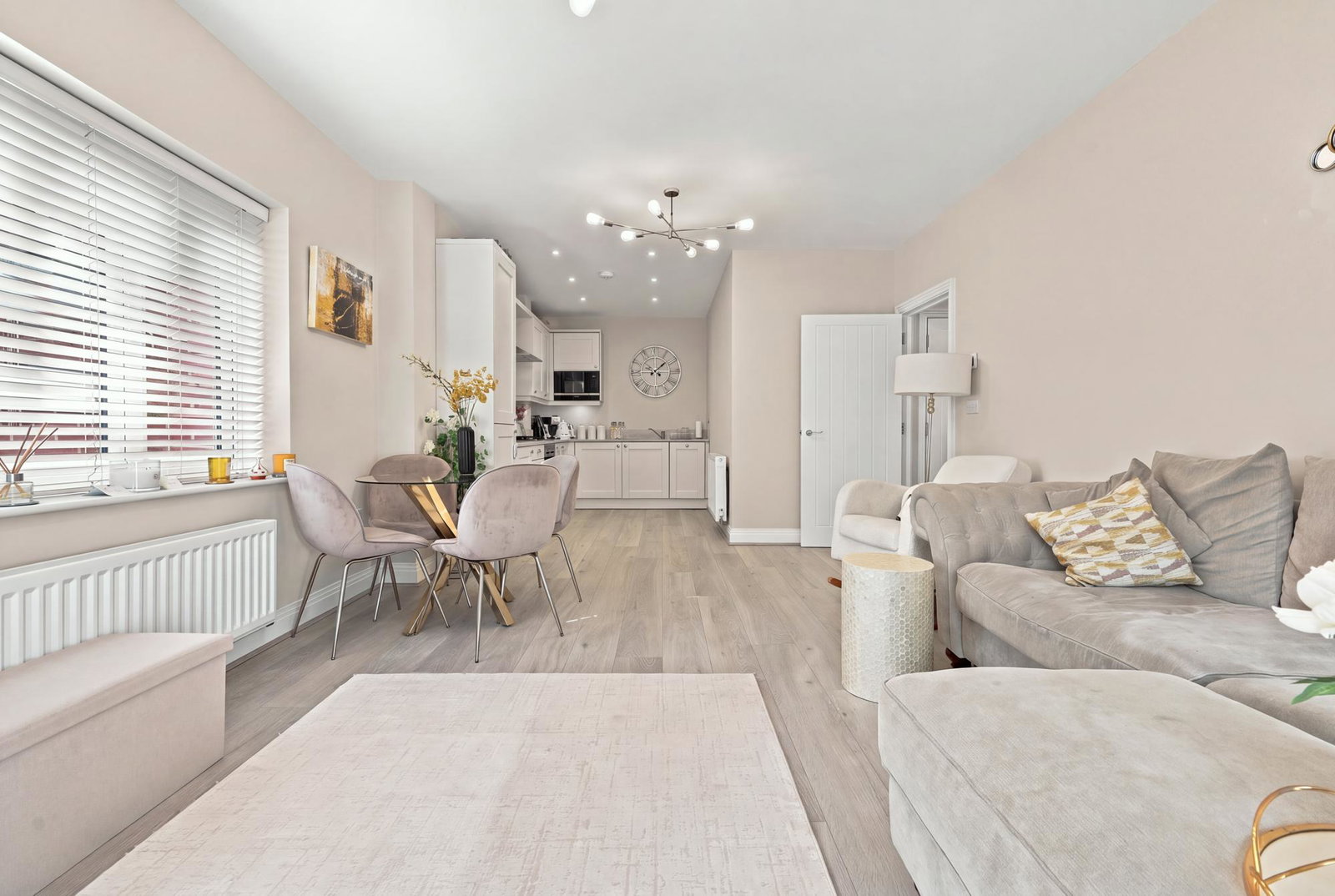 Apartment for sale in South Croydon, Tilbury Lodge, South Croydon, CR2, 584 m²