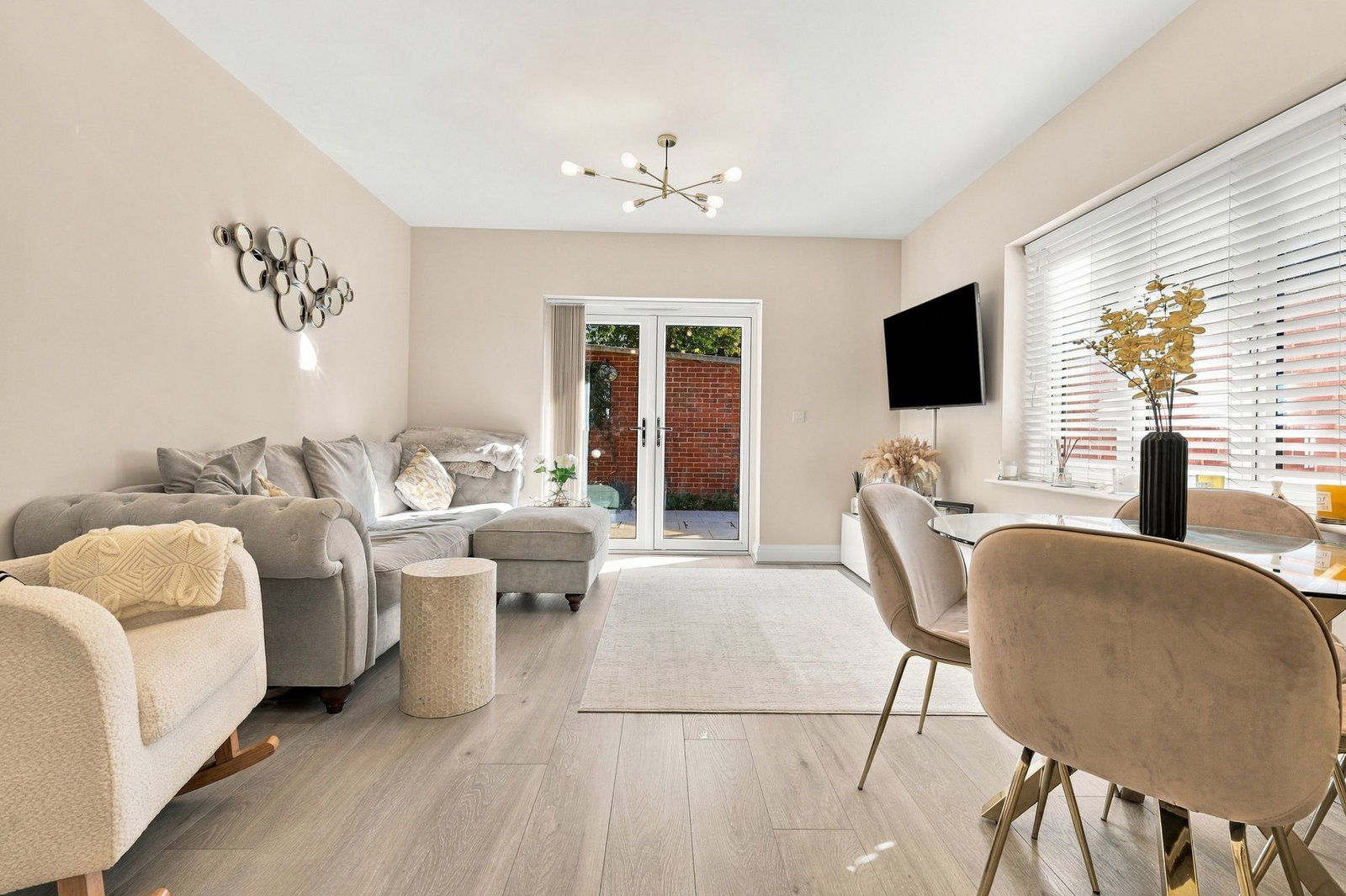 Apartment for sale in South Croydon, Tilbury Lodge, South Croydon, CR2, 584 m²