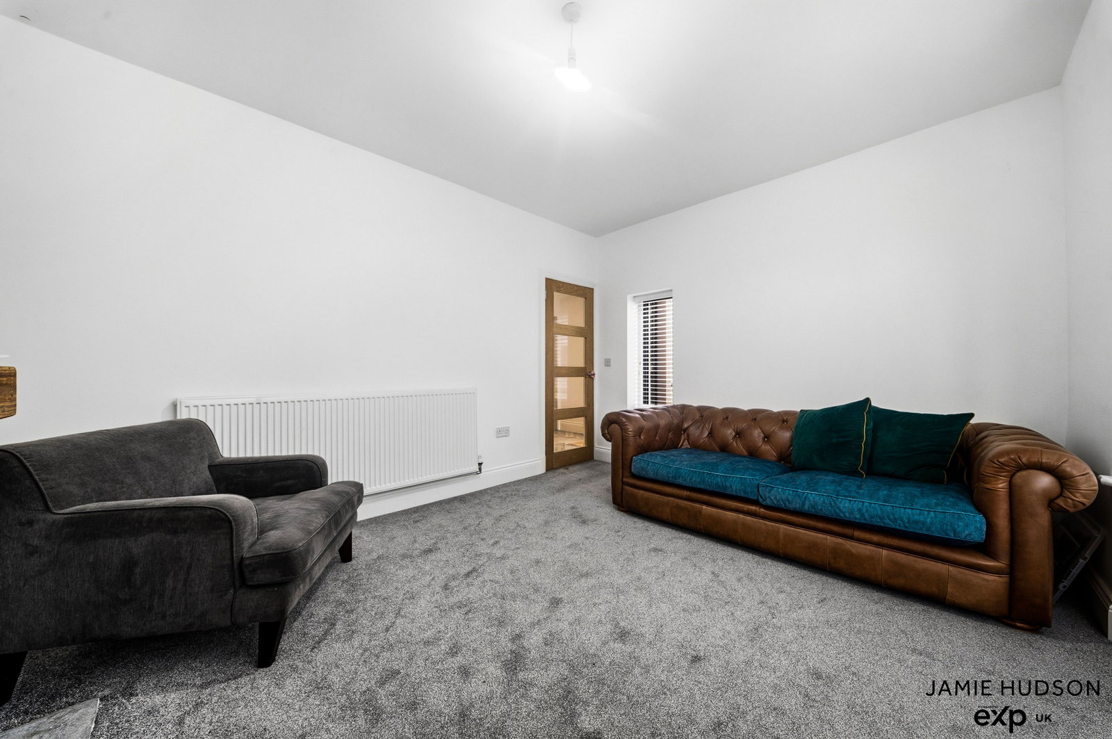 Semi Detached House for sale in Burnley, Dyneley Avenue, Burnley, BB10 4JD, 875 m²