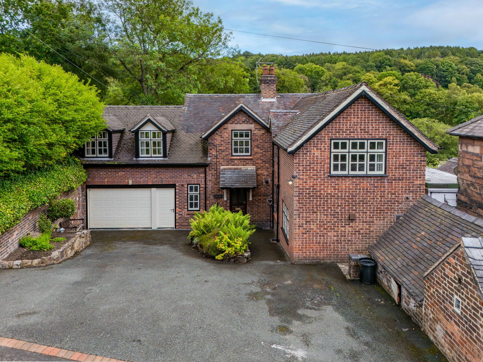 Detached House in Stoke-on-Trent