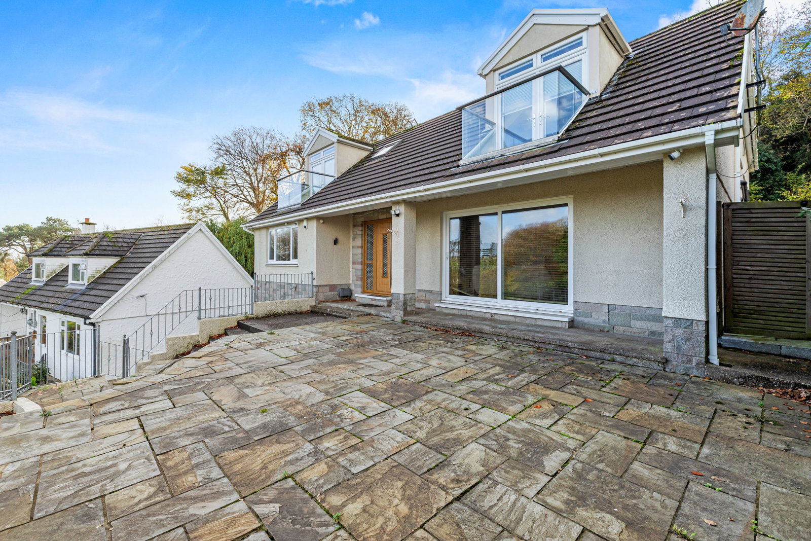 Detached House in Swansea