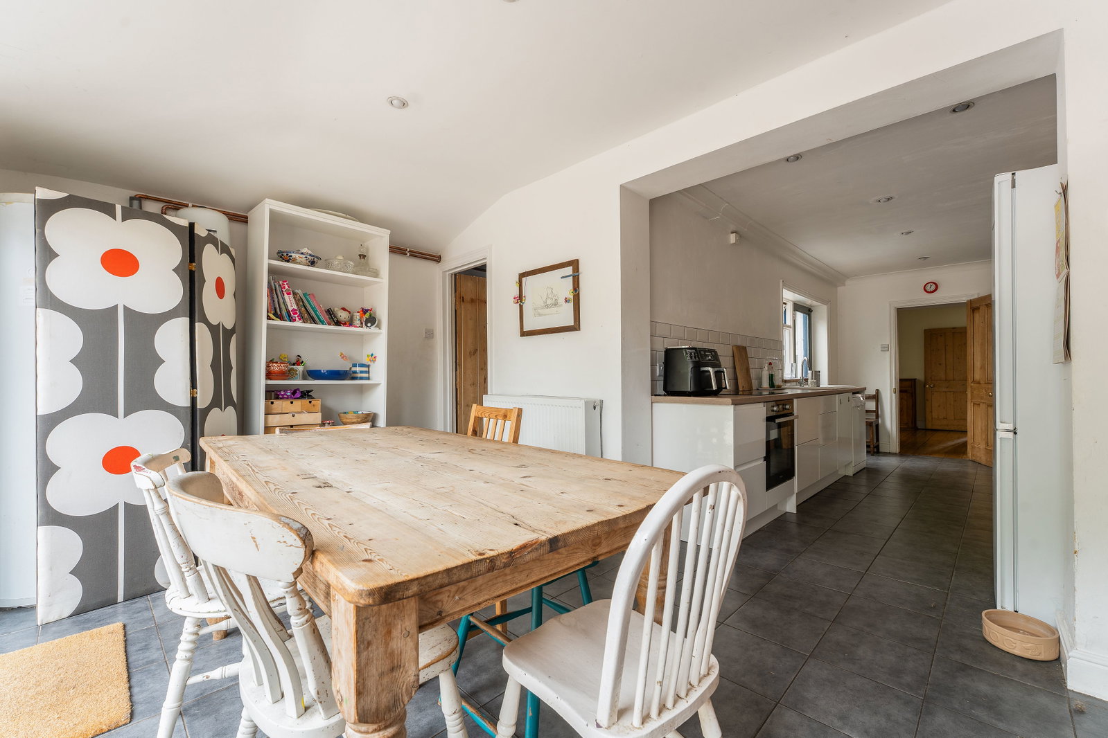 Semi Detached House for sale in Salisbury, Highbury Avenue, Salisbury, SP2, 1430 m²
