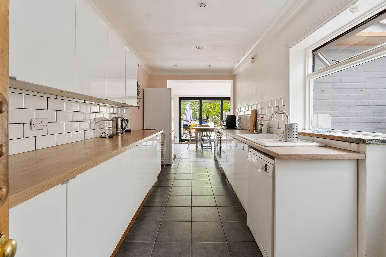 Semi Detached House for sale in Salisbury, Highbury Avenue, Salisbury, SP2, 1430 m²