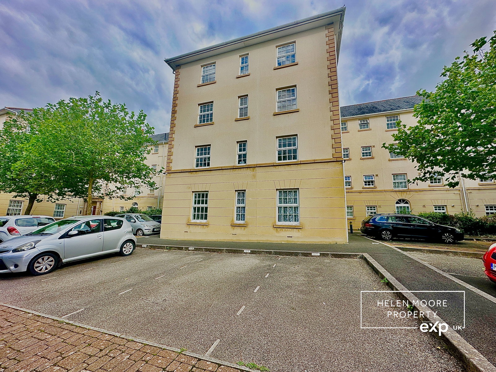 Flat in Plymouth