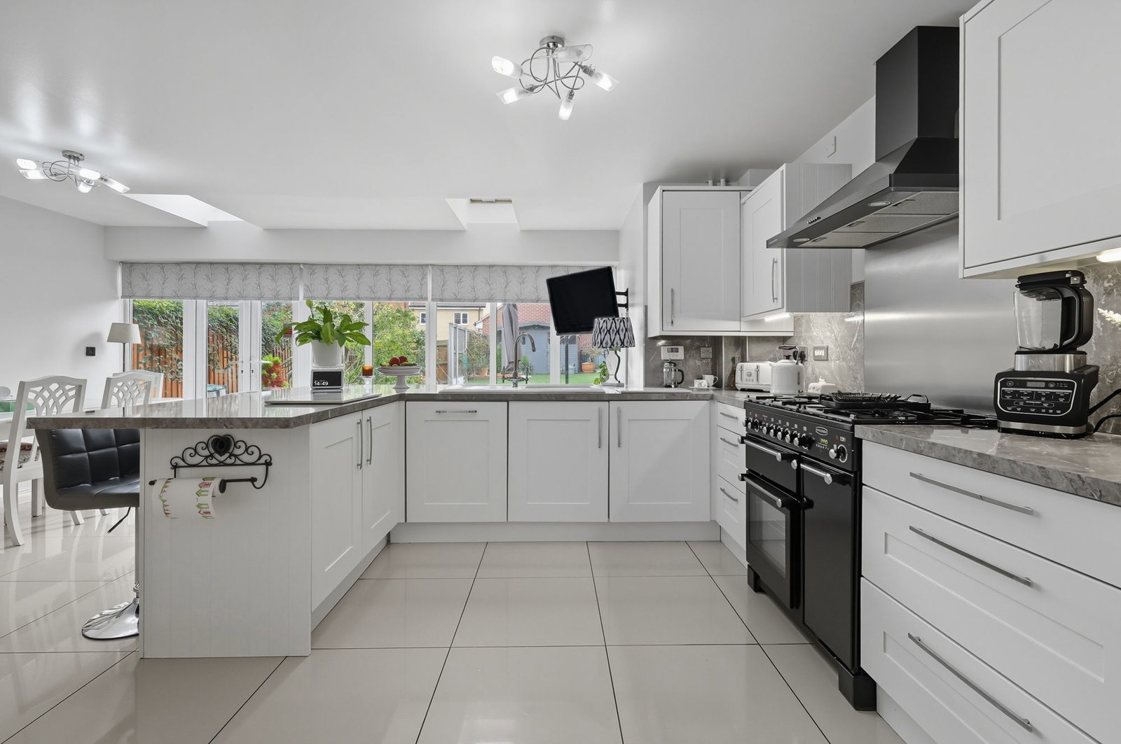 Semi Detached House in Basildon