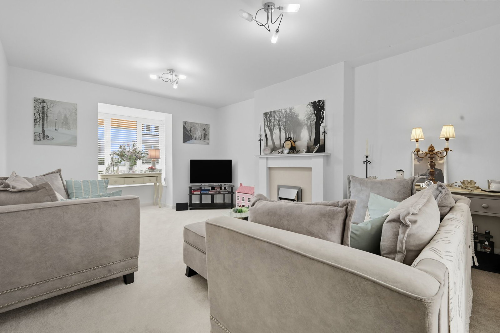 Semi Detached House in Basildon
