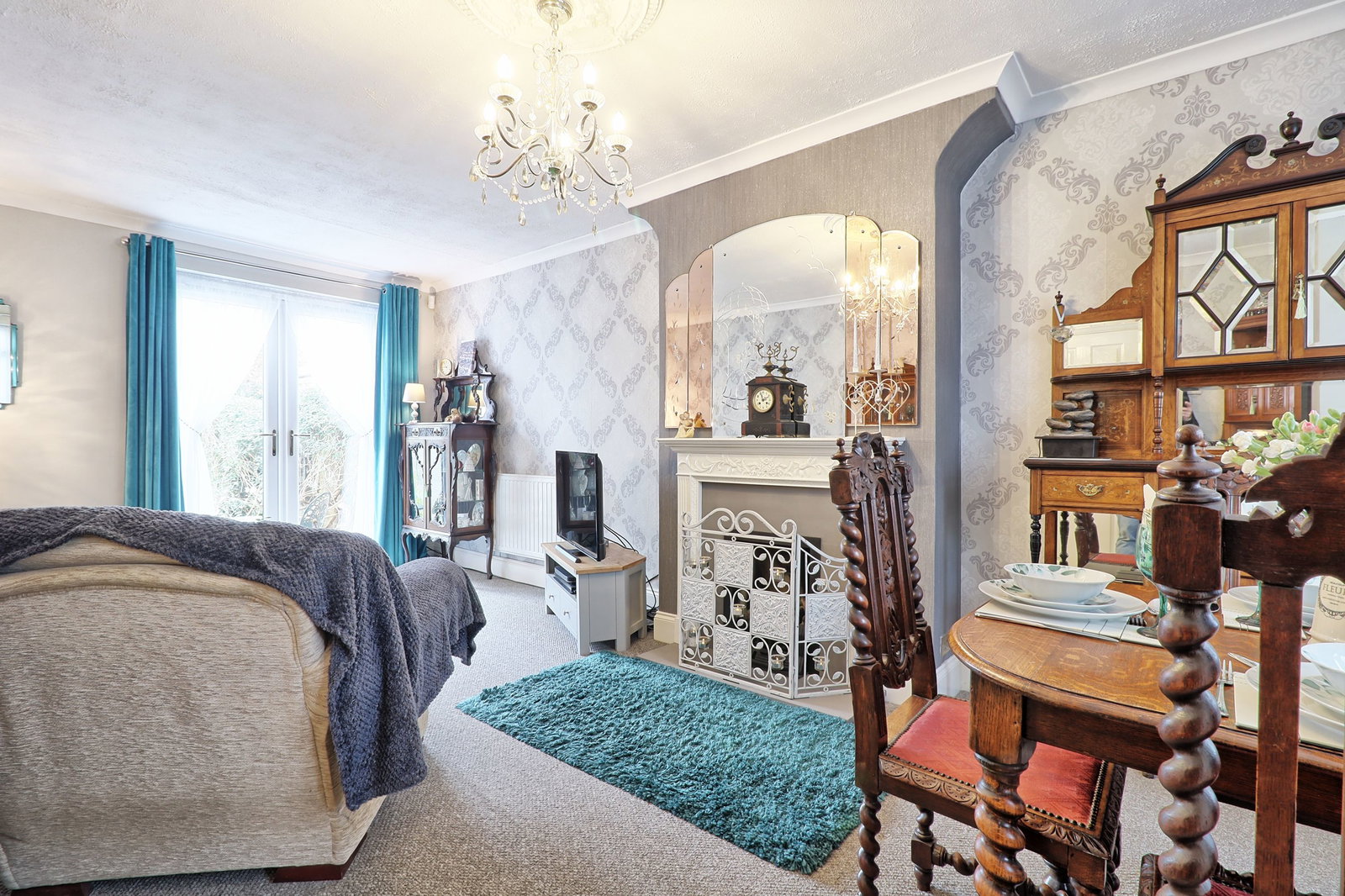 Semi Detached House in Hornchurch