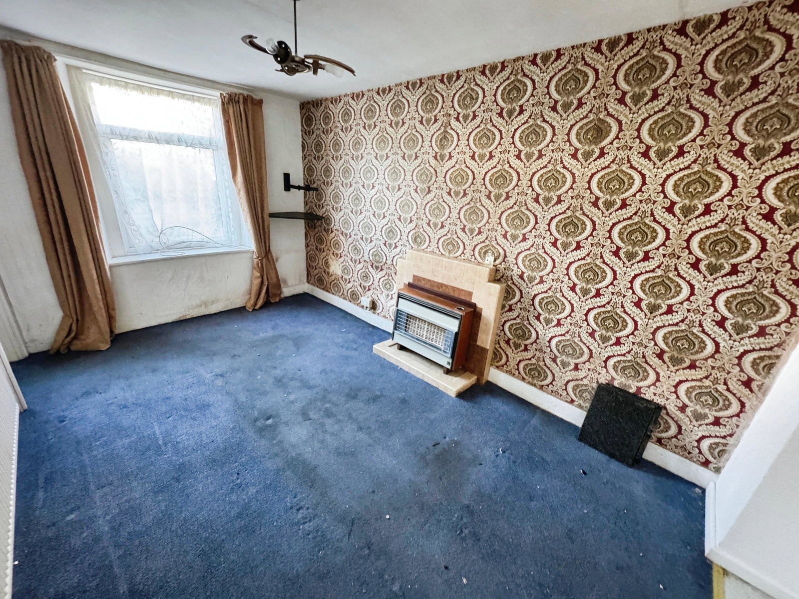 Semi Detached House in Porthcawl