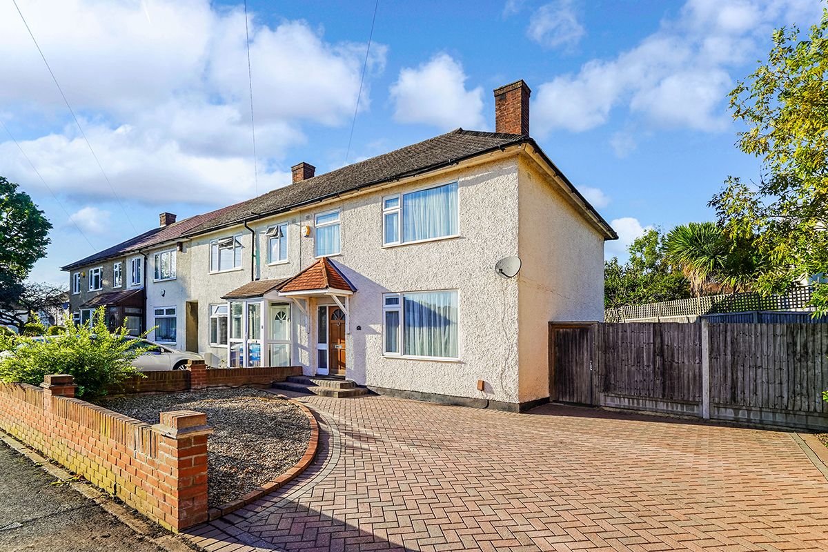 End Of Terrace House in Chigwell