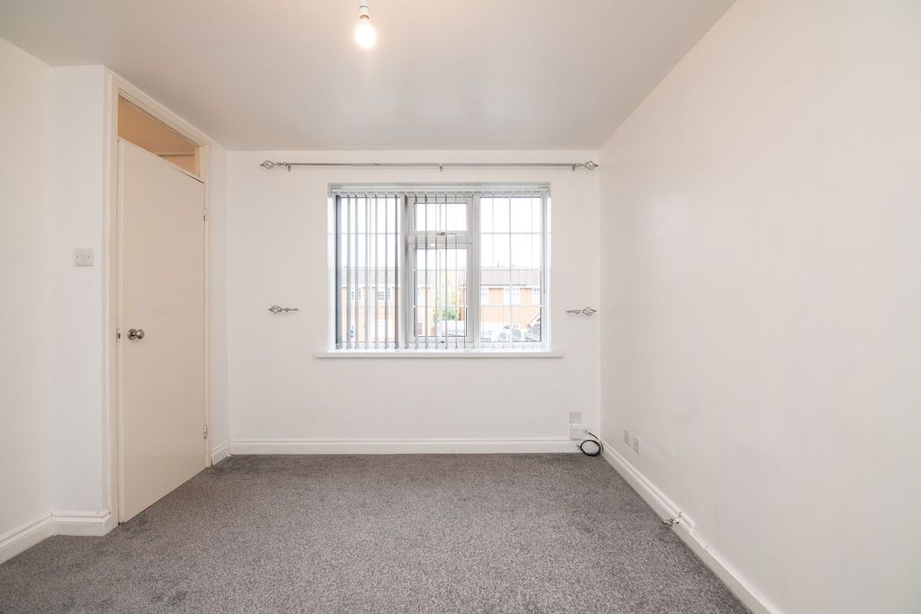Semi Detached House in Redditch