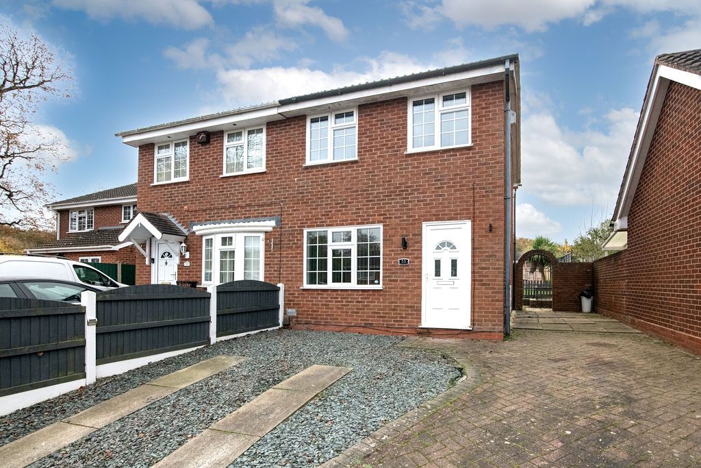 Semi Detached House in Redditch