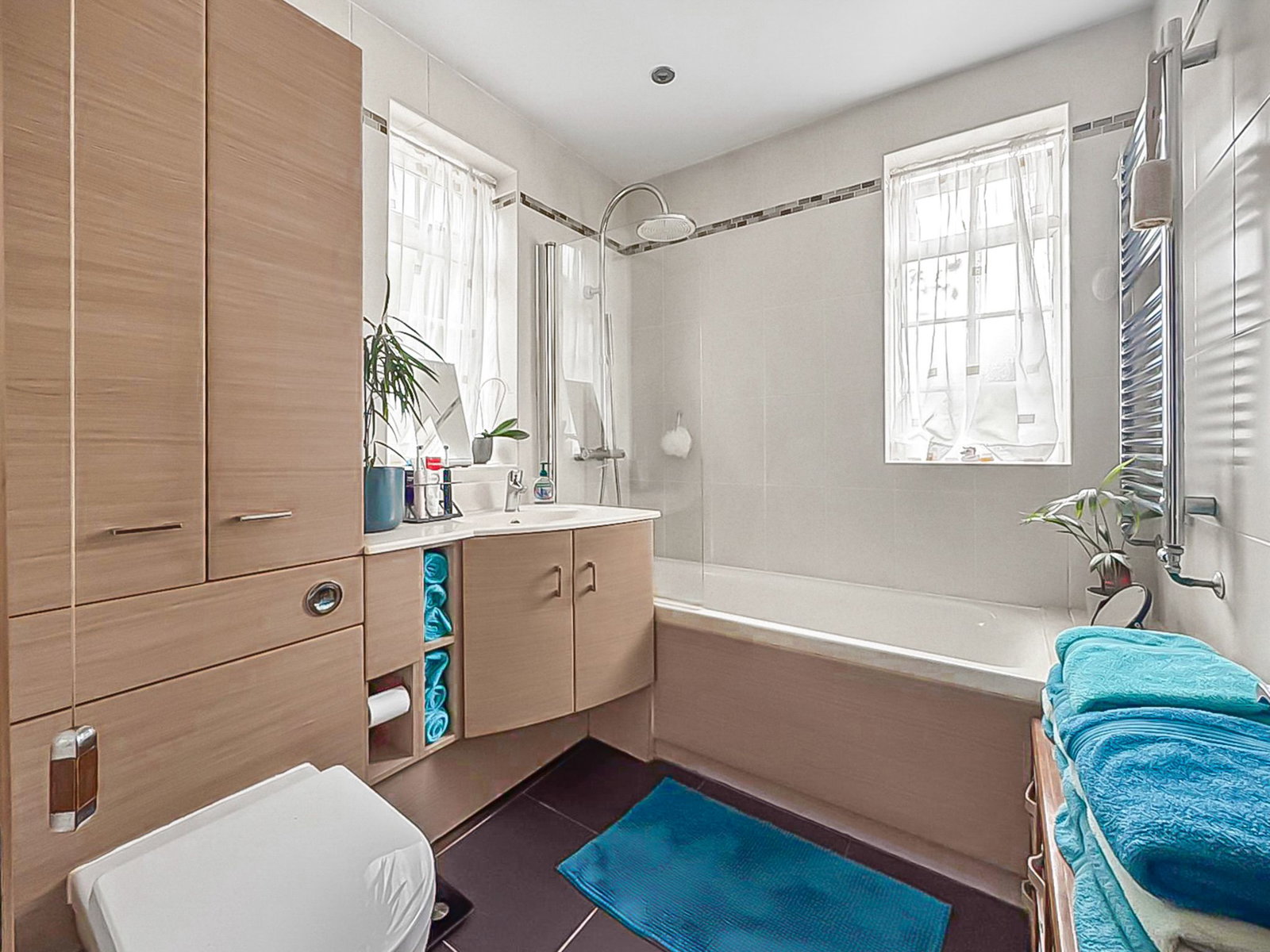 Semi Detached House in Gloucester