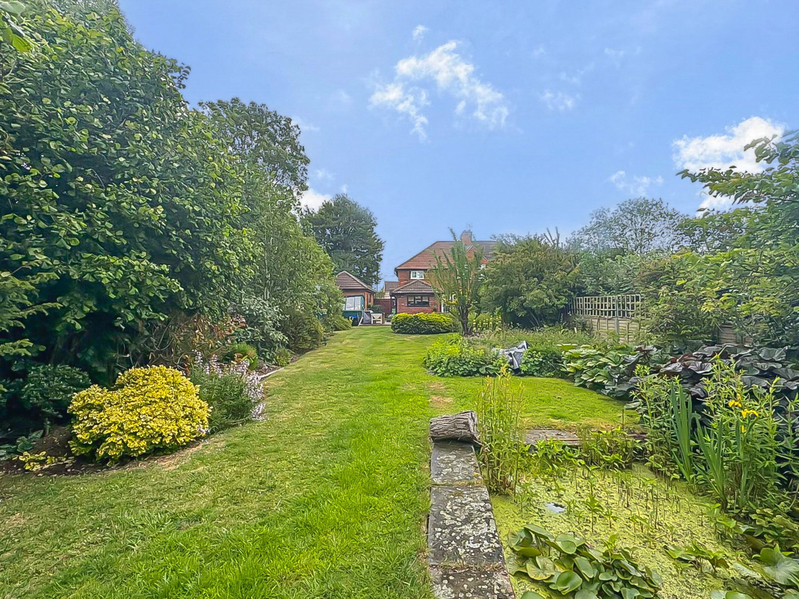 Semi Detached House in Gloucester