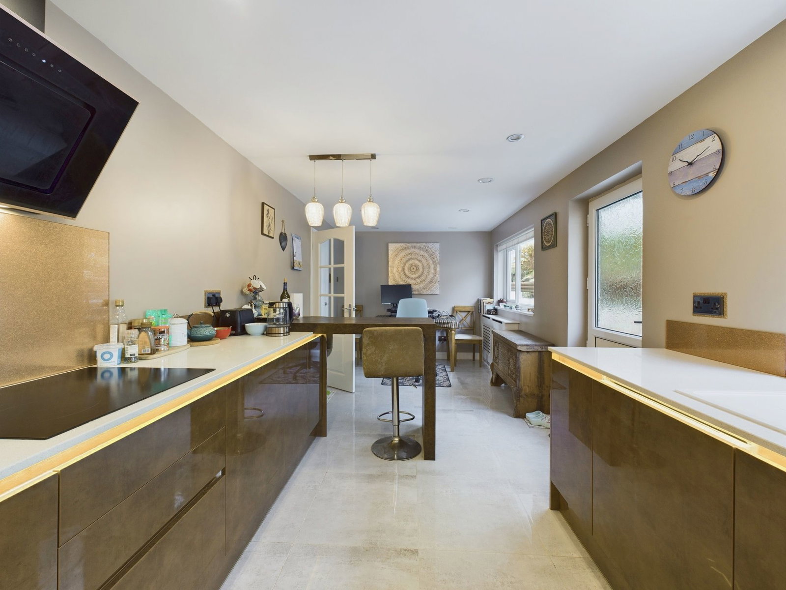 Semi Detached House in Par