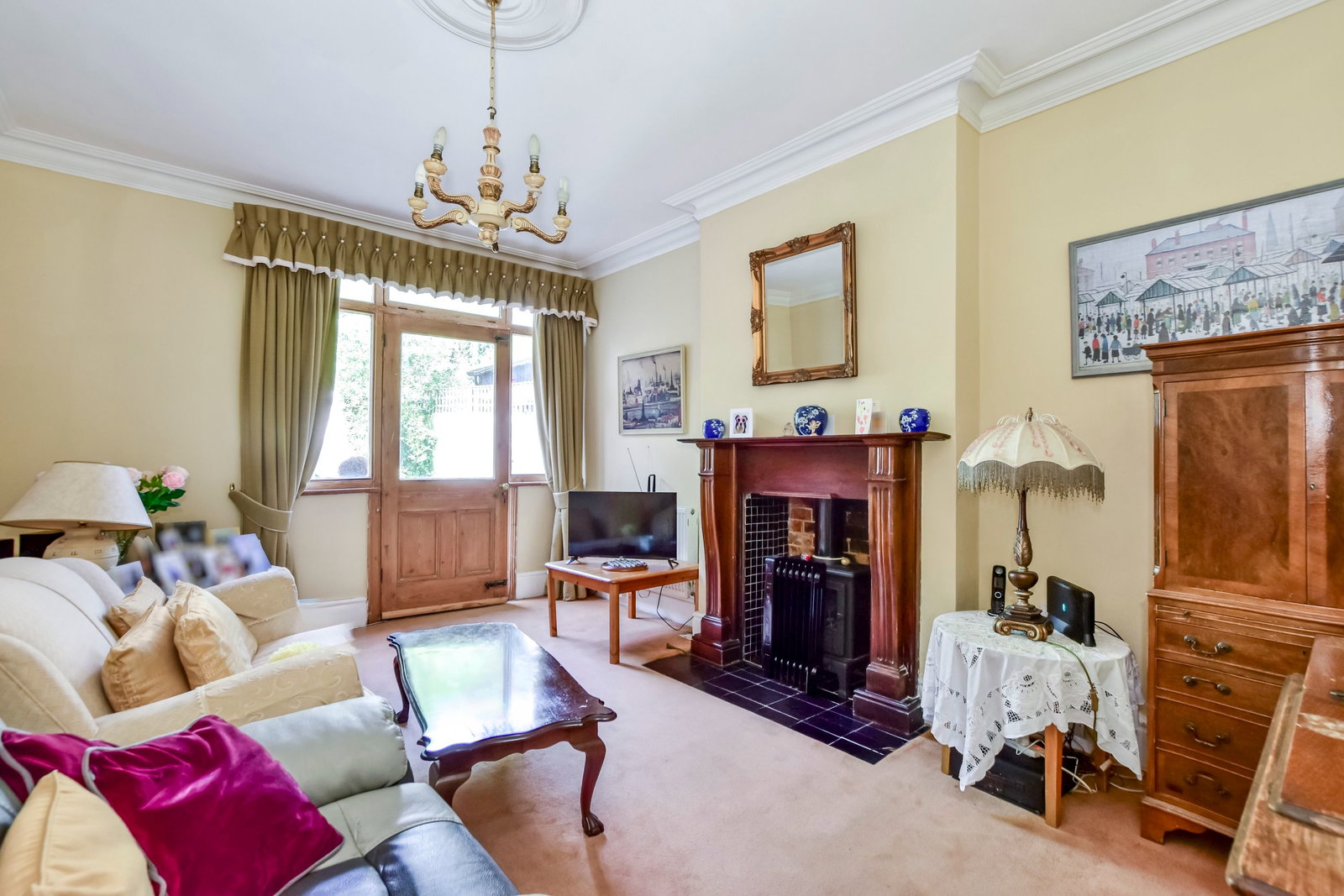 Semi Detached House in Northwood