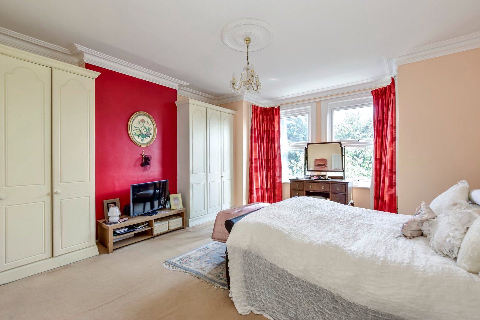 Semi Detached House in Northwood