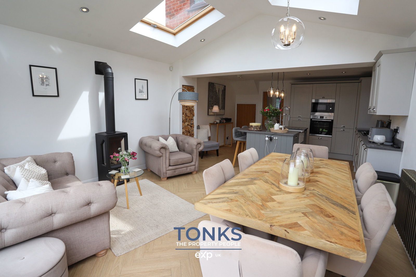Semi Detached House for sale in Oldbury, Mallard Drive, Oldbury, B69 4QU