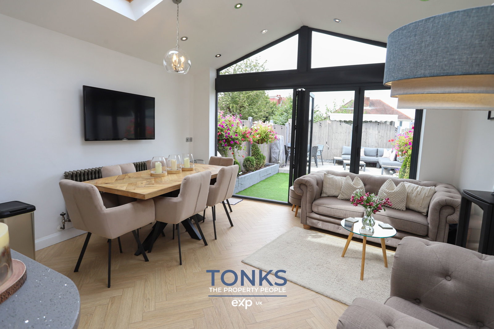 Semi Detached House for sale in Oldbury, Mallard Drive, Oldbury, B69 4QU