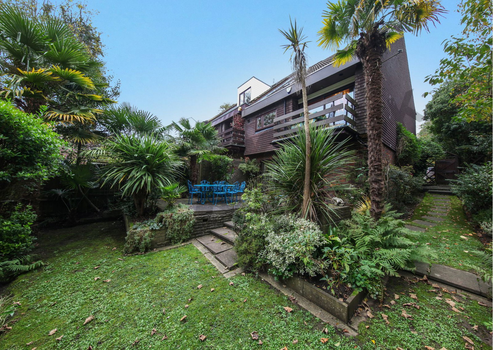 Semi Detached House in London