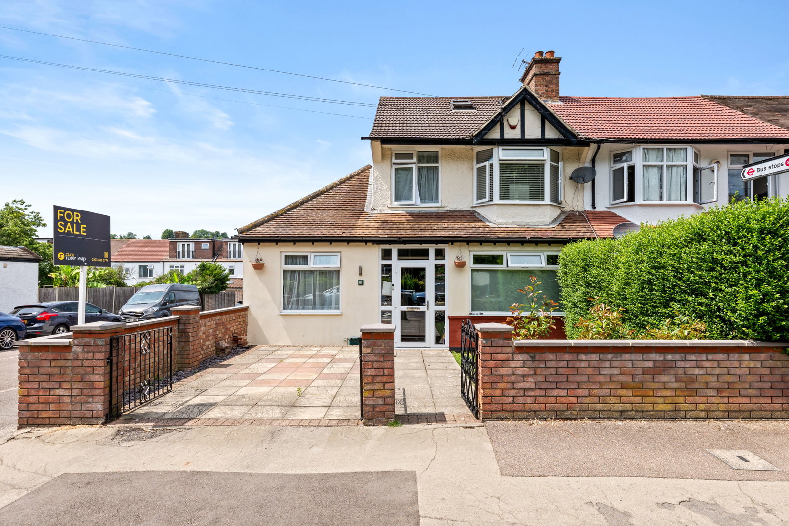 Semi Detached House in South Croydon