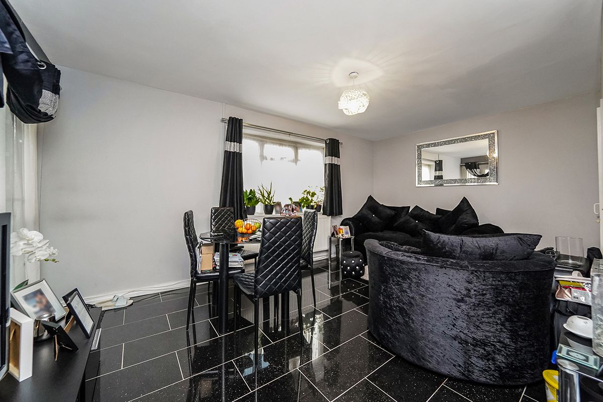 Flat in Romford