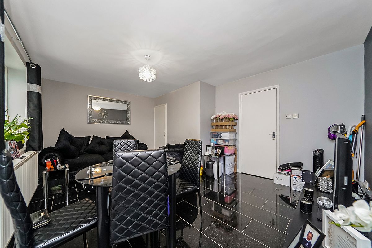 Flat in Romford