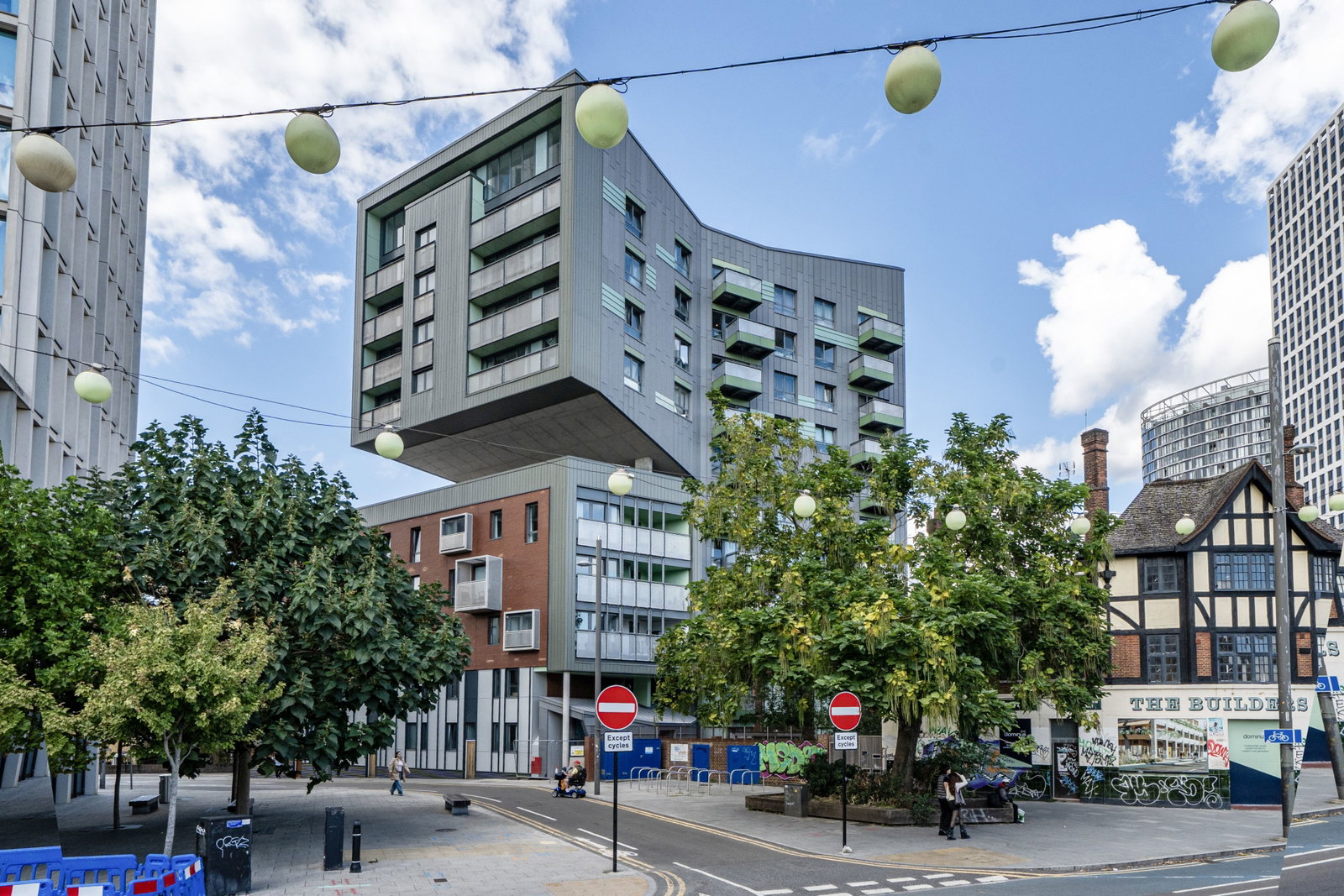 Apartment for sale in London, Lett Road, London, E15, 700 m²