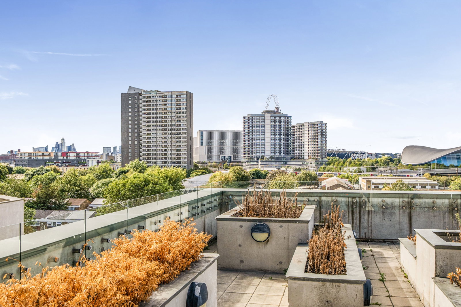 Apartment for sale in London, Lett Road, London, E15, 700 m²