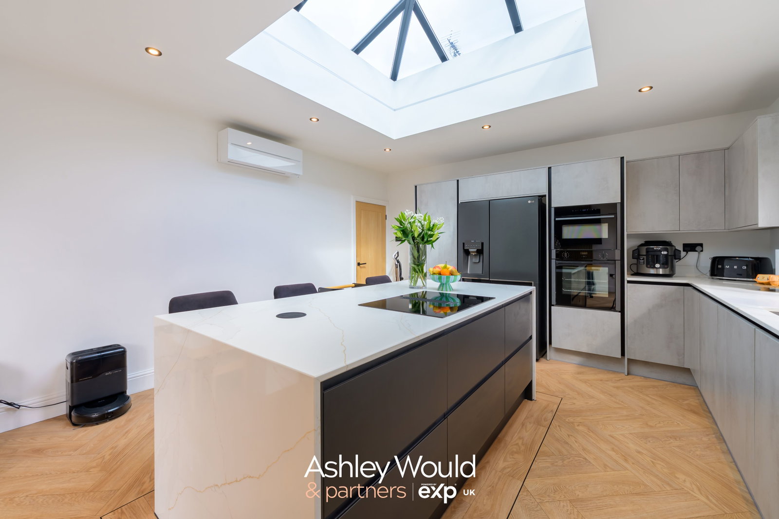 Semi Detached House for sale in Birmingham, Senneleys Park Road, Birmingham, B31 1AL