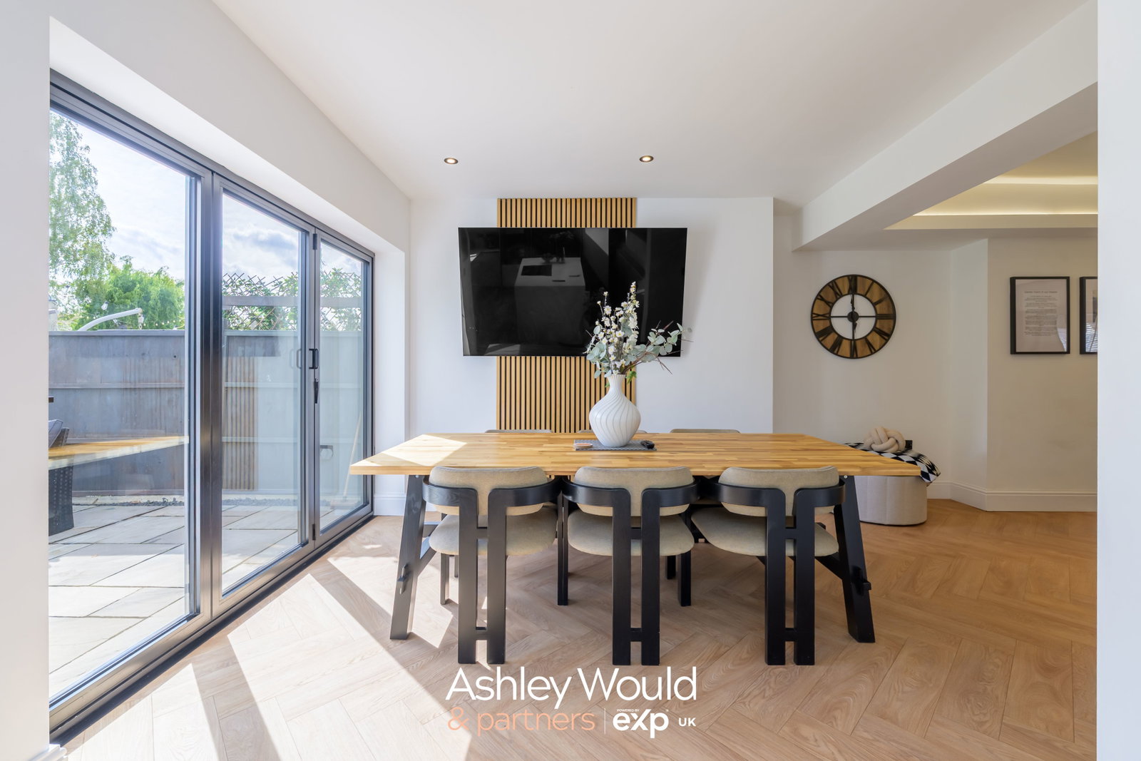 Semi Detached House for sale in Birmingham, Senneleys Park Road, Birmingham, B31 1AL