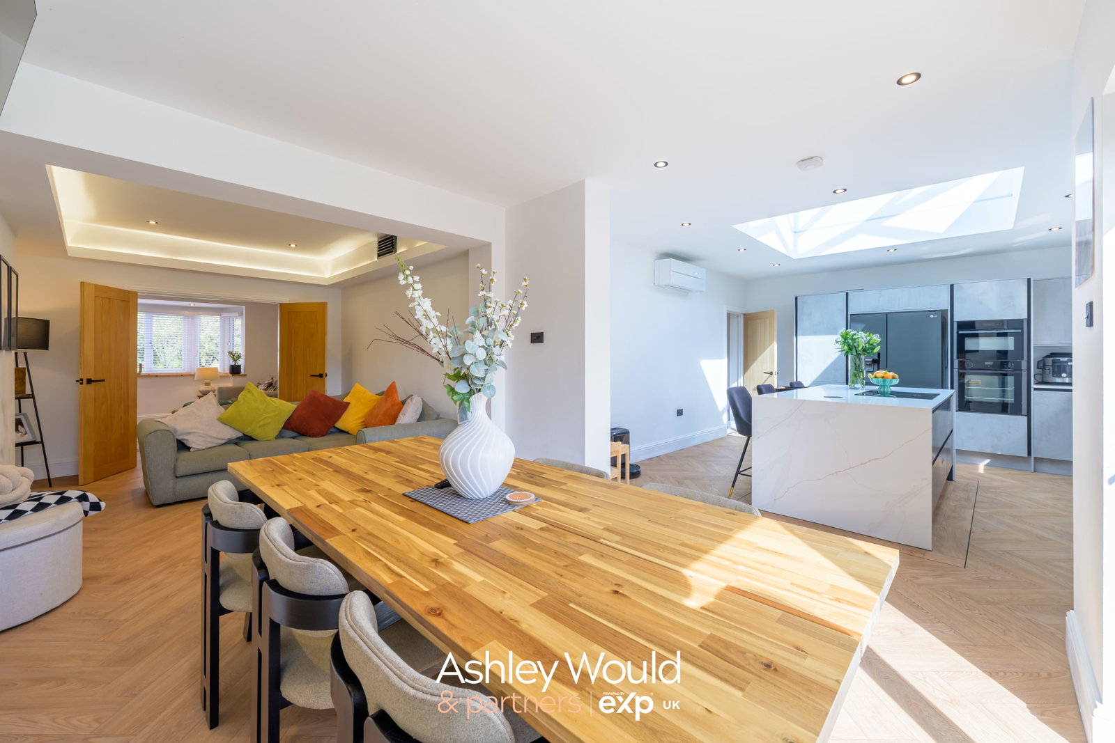 Semi Detached House for sale in Birmingham, Senneleys Park Road, Birmingham, B31 1AL