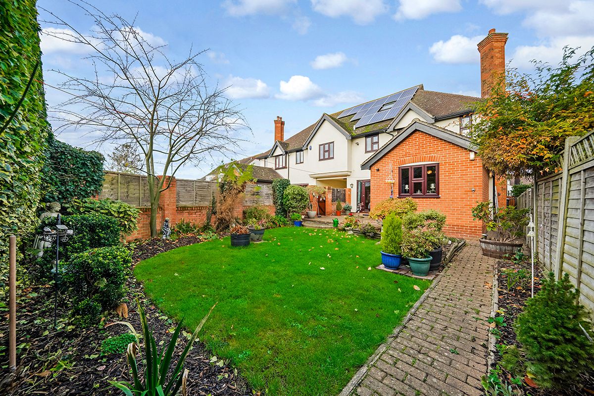 Semi Detached House in Ongar
