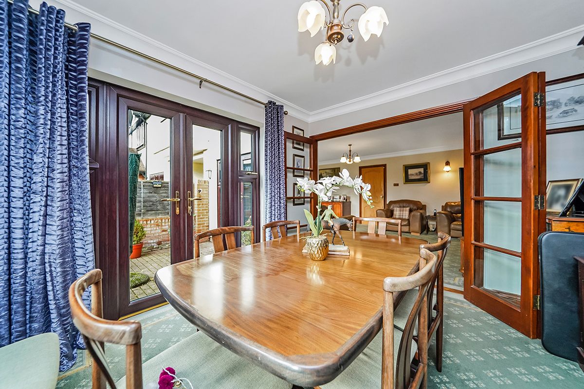 Semi Detached House in Ongar