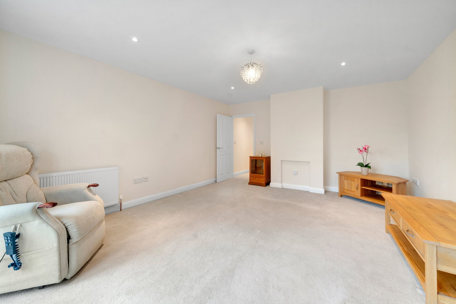 Semi Detached Bungalow in Croydon