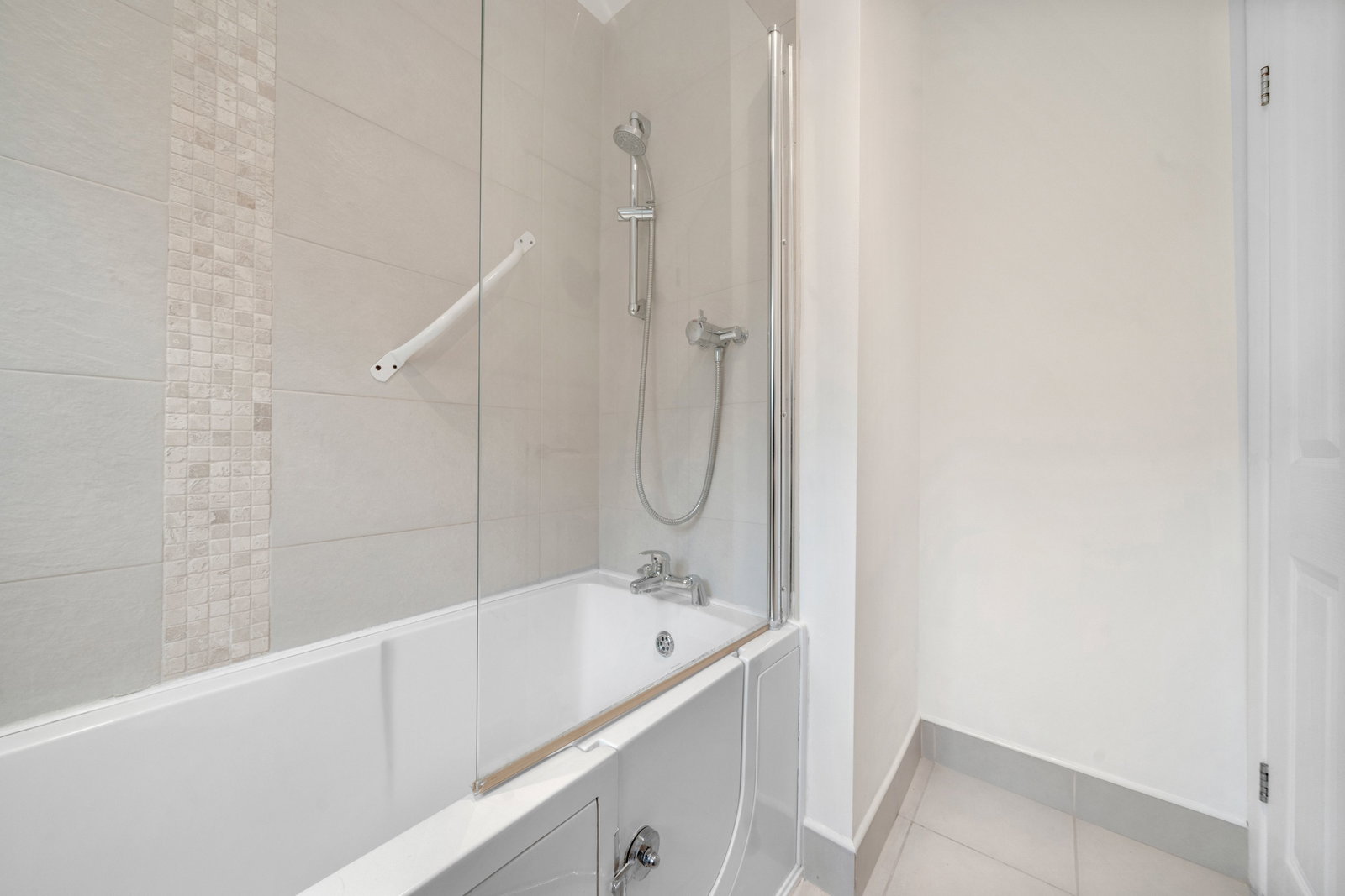 Semi Detached Bungalow in Croydon
