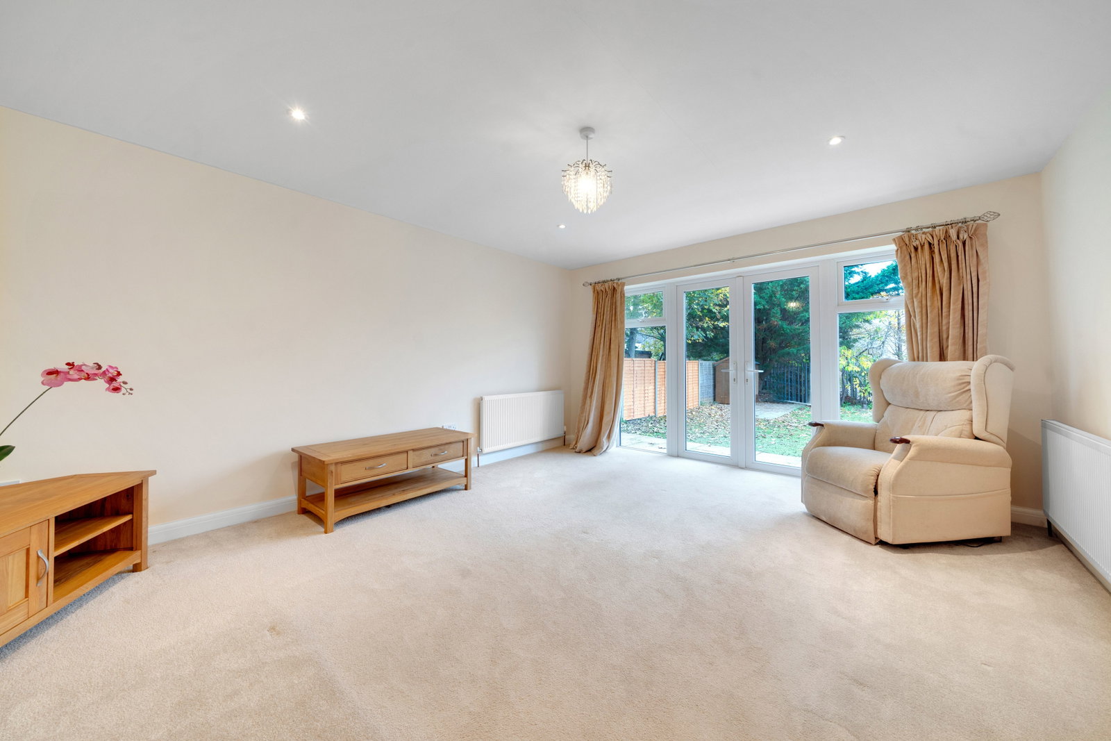 Semi Detached Bungalow in Croydon