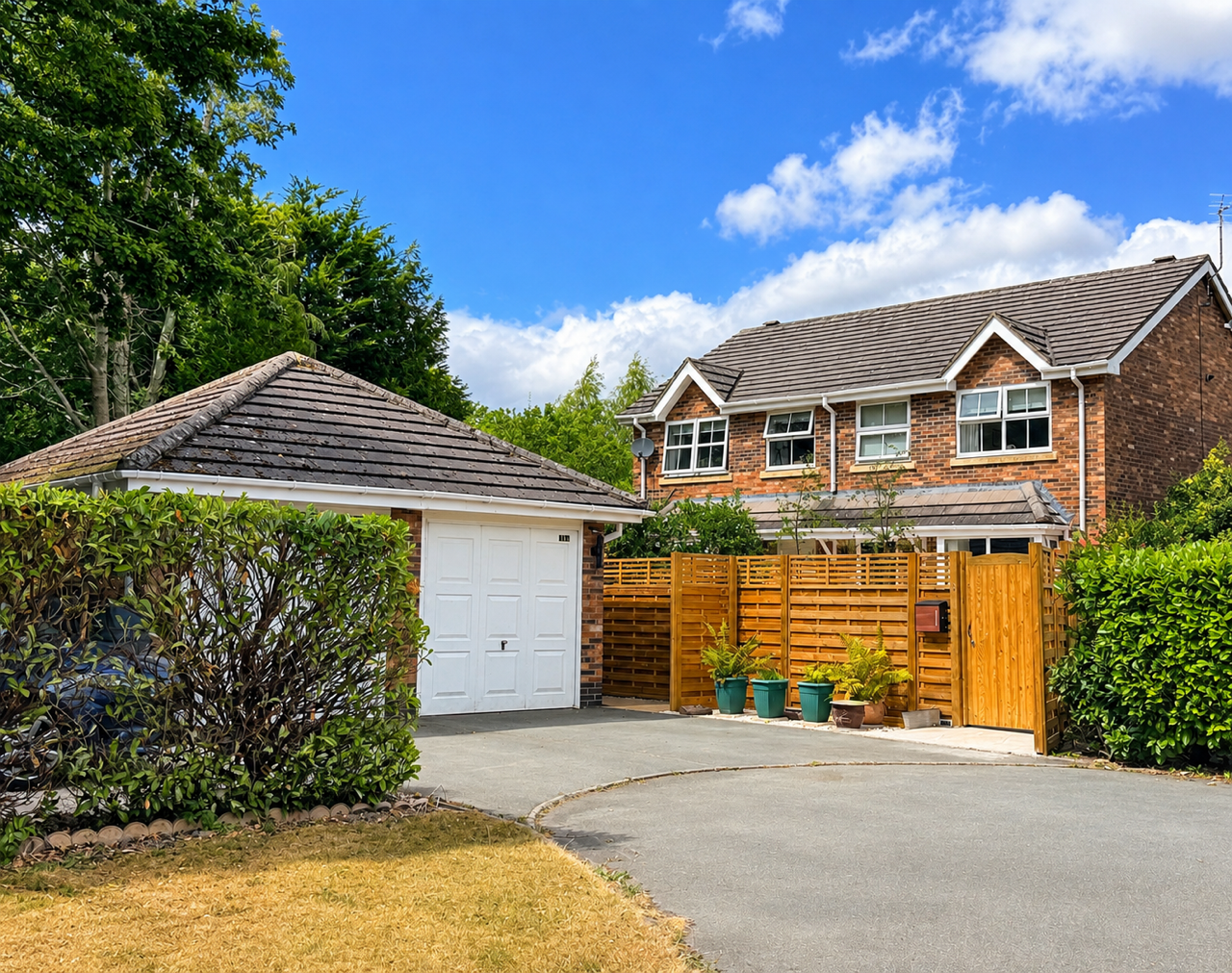 Semi Detached House for sale in Oswestry, Oakwood Close, Whittington, SY11 4PT, 700 m²
