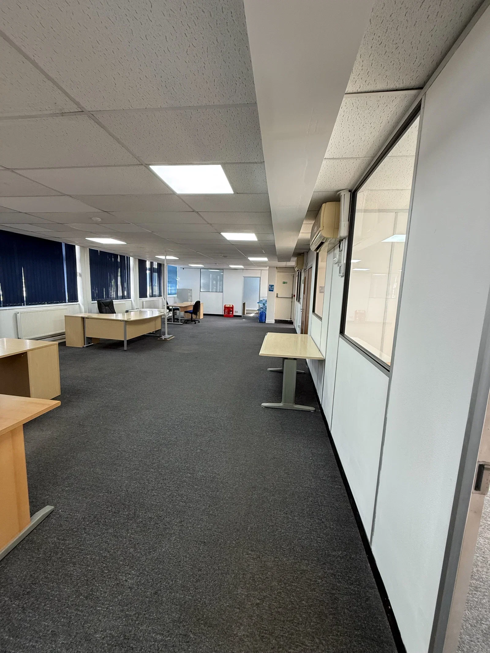 Office for rent in London, First Floor, Grosvenor House, High Street, Edgware, London, HA8 7TA, 2740 ft²