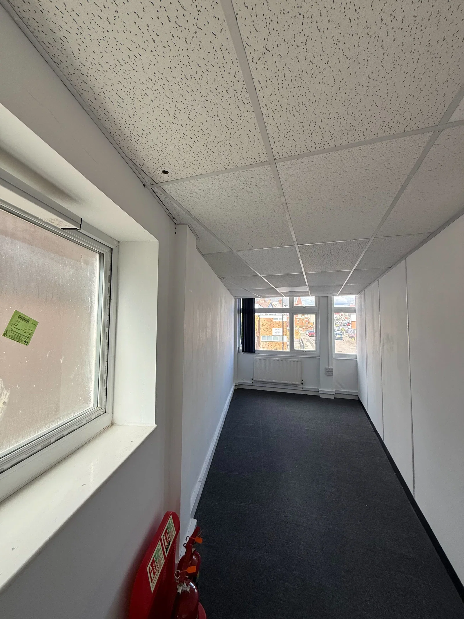 Office for rent in London, First Floor, Grosvenor House, High Street, Edgware, London, HA8 7TA, 2740 ft²