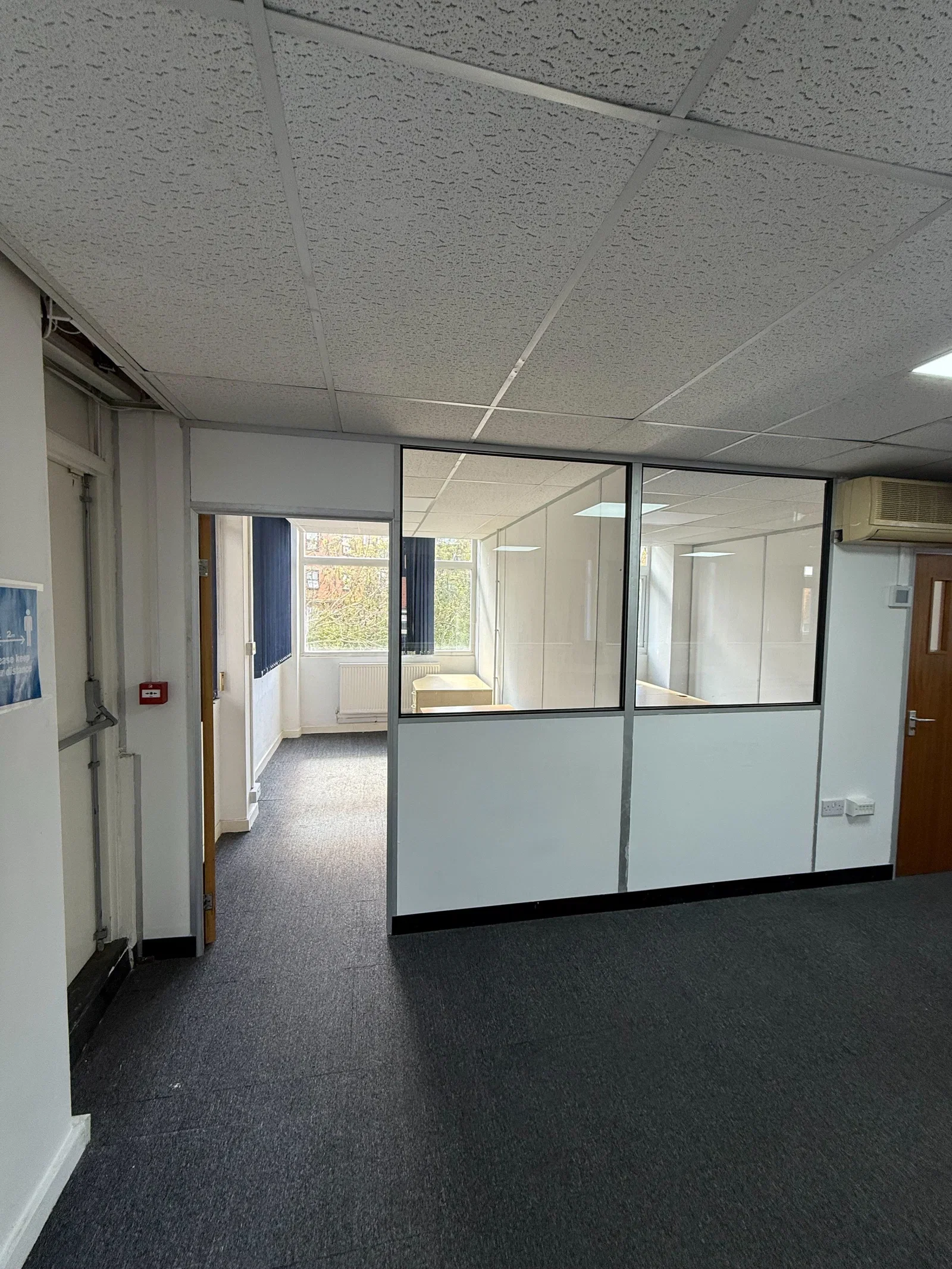 Office for rent in London, First Floor, Grosvenor House, High Street, Edgware, London, HA8 7TA, 2740 ft²