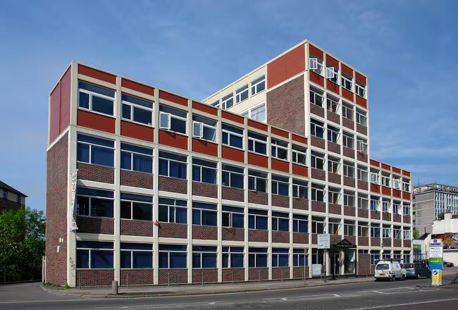 Office for rent in London, First Floor, Grosvenor House, High Street, Edgware, London, HA8 7TA, 2740 ft²