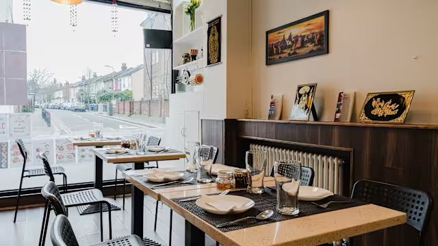 Restaurant for rent in Greater London, 7 Church Road, London, Greater London, NW4 1RR, 1000 ft²