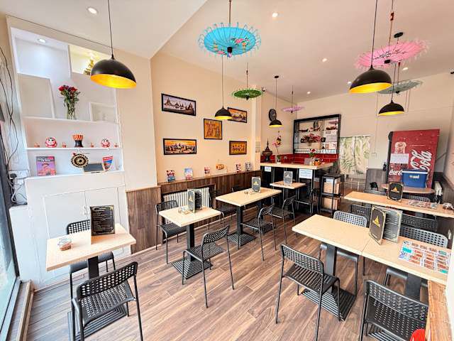 Restaurant for rent in Greater London, 7 Church Road, London, Greater London, NW4 1RR, 1000 ft²