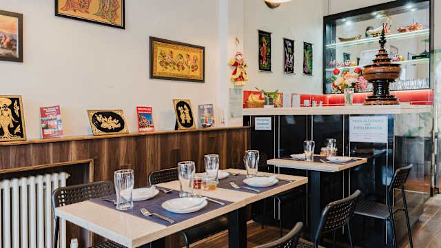 Restaurant for rent in Greater London, 7 Church Road, London, Greater London, NW4 1RR, 1000 ft²